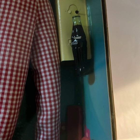 Mattel Coca Cola Picnic Barbie 1997 - Picture 4 of 4